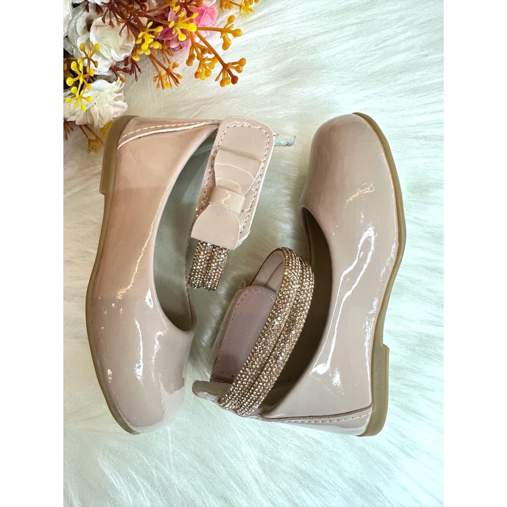 Sapatinho Nude Tiras Com Strass e  Aplique de Lacinho tam 28-34
