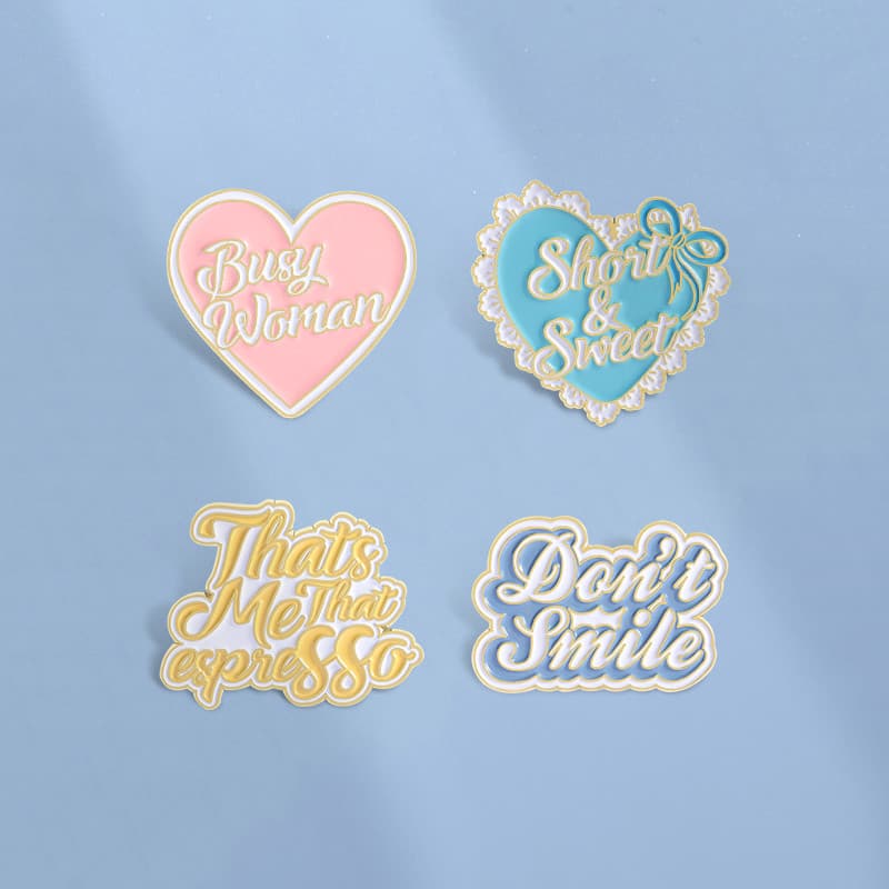 Sabrina Carpinteiro Curto Doce Coração Esmalte Pino Texto Criativo Corações Broche Lapela Emblemas Mochila Acessórios Pr