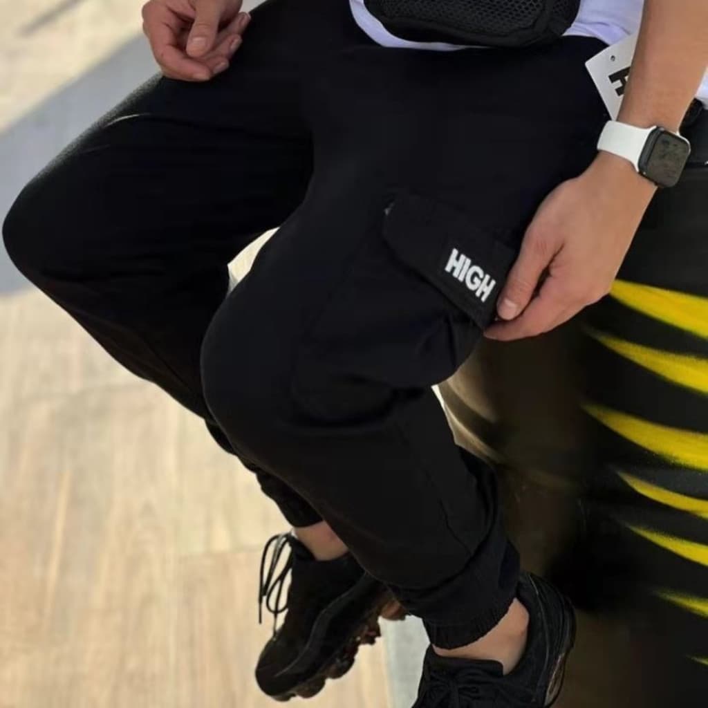 Calça Cargo Jogger Masculina Sarja Com Punho Esportivo Confortavel Unissex Cintura Com Elastico