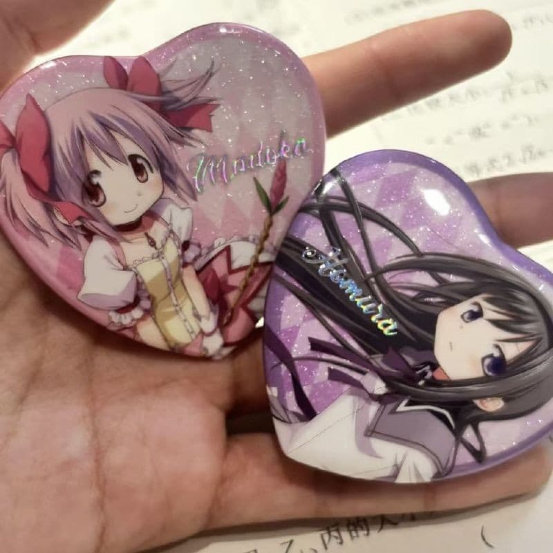 2 Pçs/Set Kawaii Hot Anime Puella Magi Madoka Magica Forma De Coração Akemi Homura Kanome Pins Breastpin Badge Cartoon J