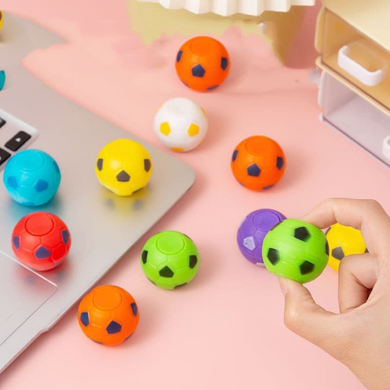 Pequeno brinquedo giratório giratório giratório de futebol em forma de Fidget Giratório de Dedo de Descompressão