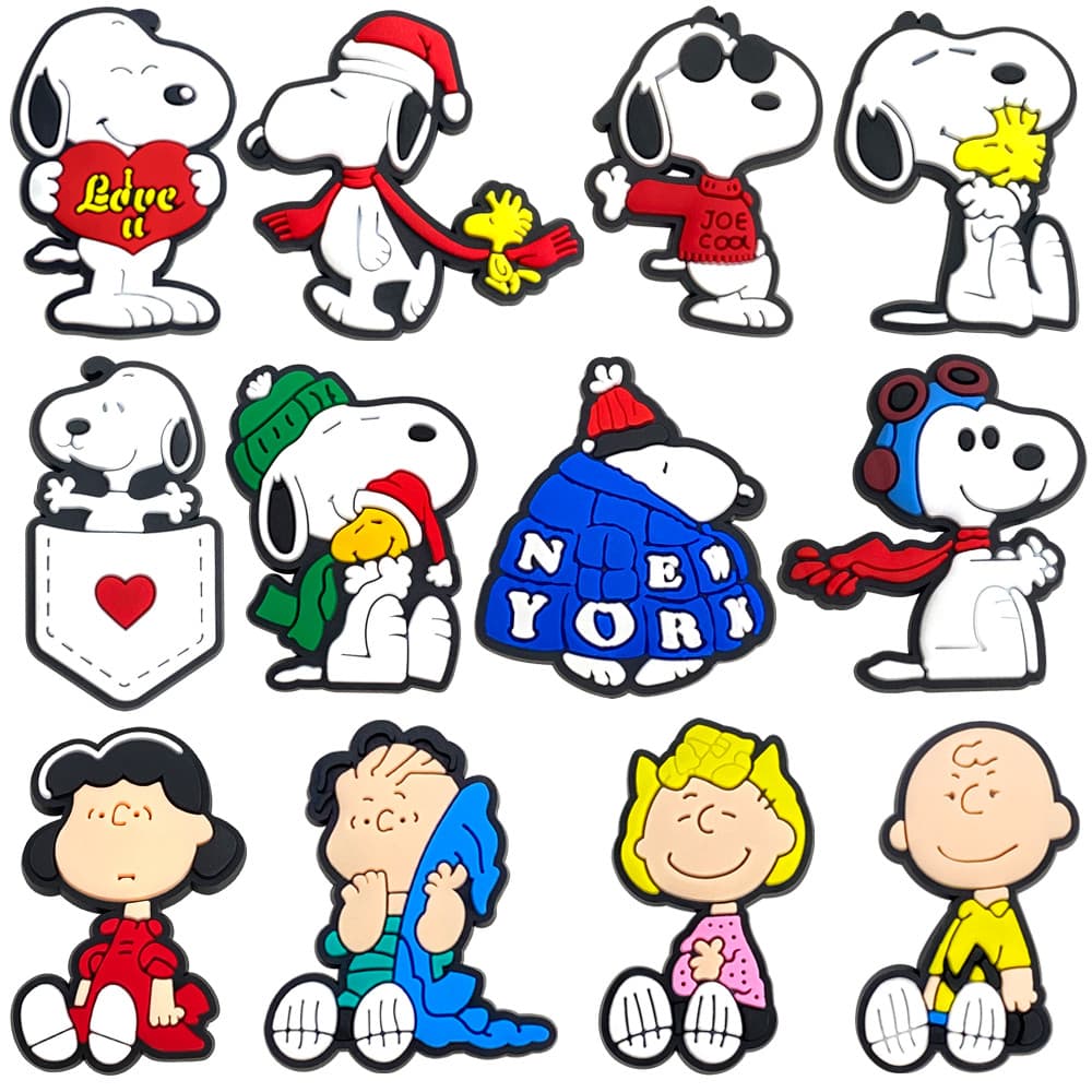 MEIDJ Encantos De Sapato 12 Snoopy Padrão Decorações Cães Acessórios De PVC Com Botões