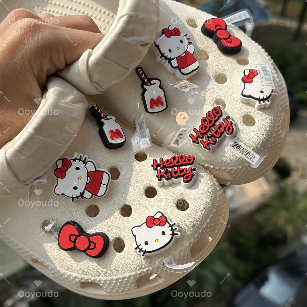 Conjunto De Desenhos Animados Em PVC Vermelho Fofo Hello Kitty , Cruz , Charme , Jibiz , Acessórios DIY KT Cat