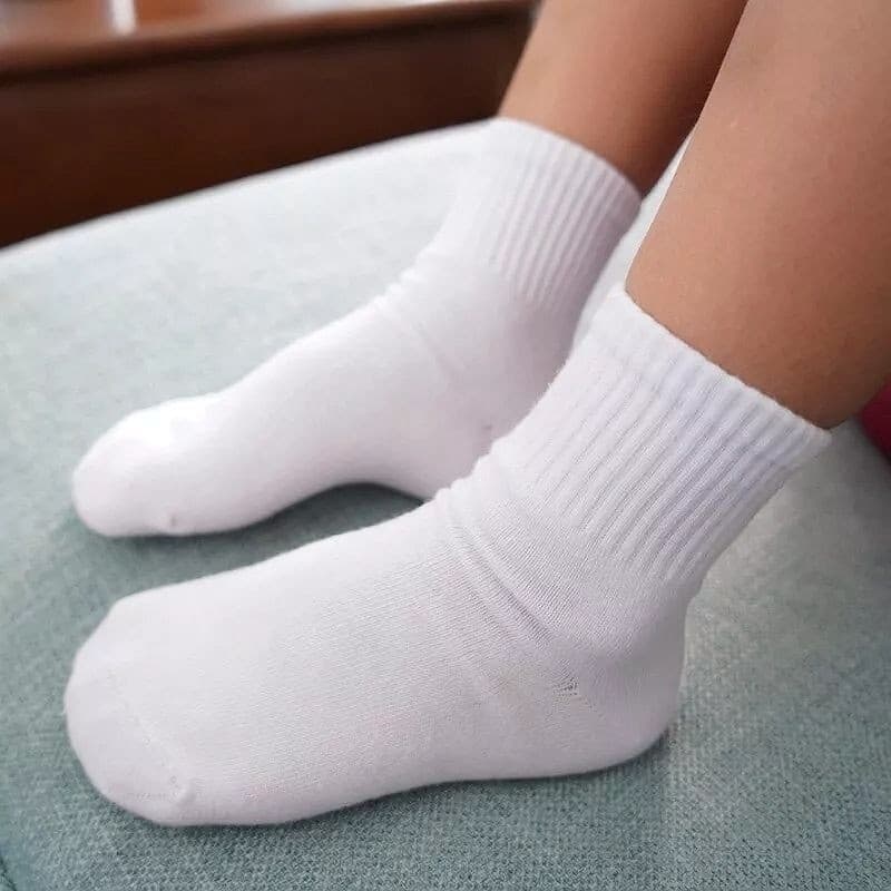 Kit Meia Infantil Escolar 6 ou 12 Pares Unissex Cano Médio Algodão Branco e Preto Menino Menina