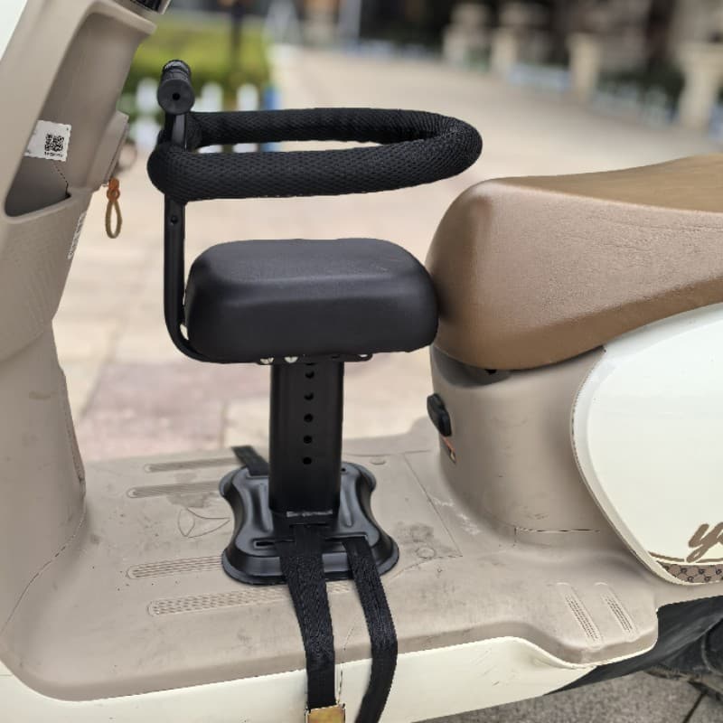 Carro elétrico assento de criança bateria dianteira motocicleta segurança infantil fezes Emma bezerro com ferramenta úti