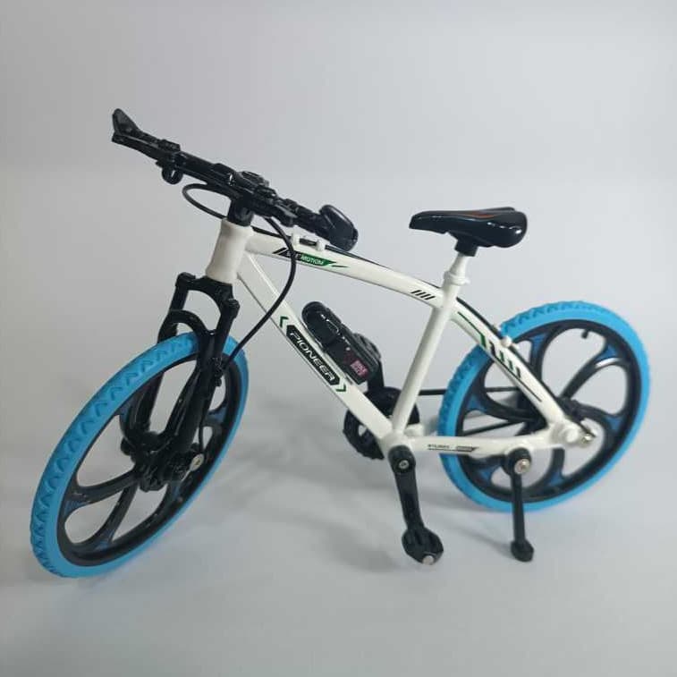 Bicicleta Miniatura Em Metal 1:8 Mountain Bike Pioneer