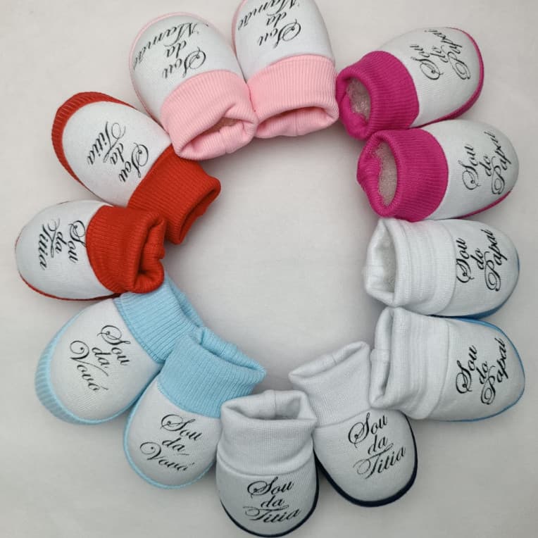 Pantufa para Bebê com frase Sou do Papai Mamãe Titia Vovó Recém Nascido