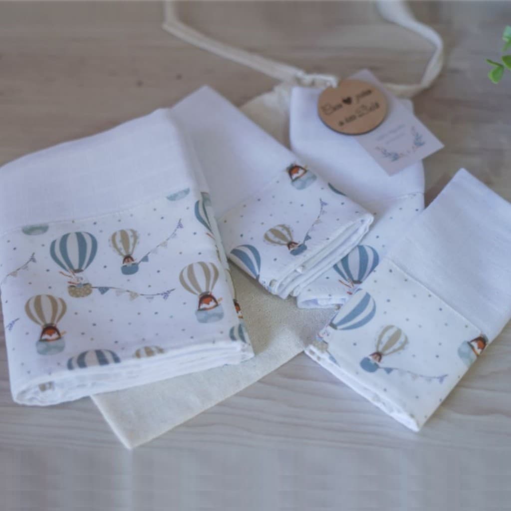 Kit Paninhos de Boca e Fralda de Ombro Bebê 100% Algodão com Saquinho Presenteável Ceci Petit Home