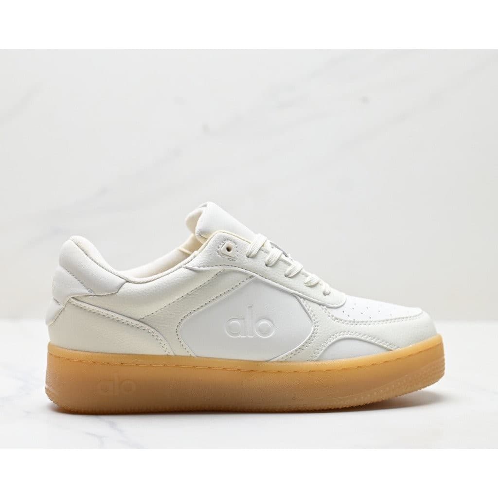 Tênis casuais de sola grossa que aumentam a altura e com blocos de cores