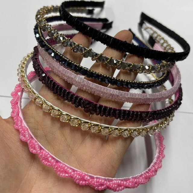 Kit 2/4/6/12 Unidades Tiaras Com Modelos Variados De Cristal modelo aleatório