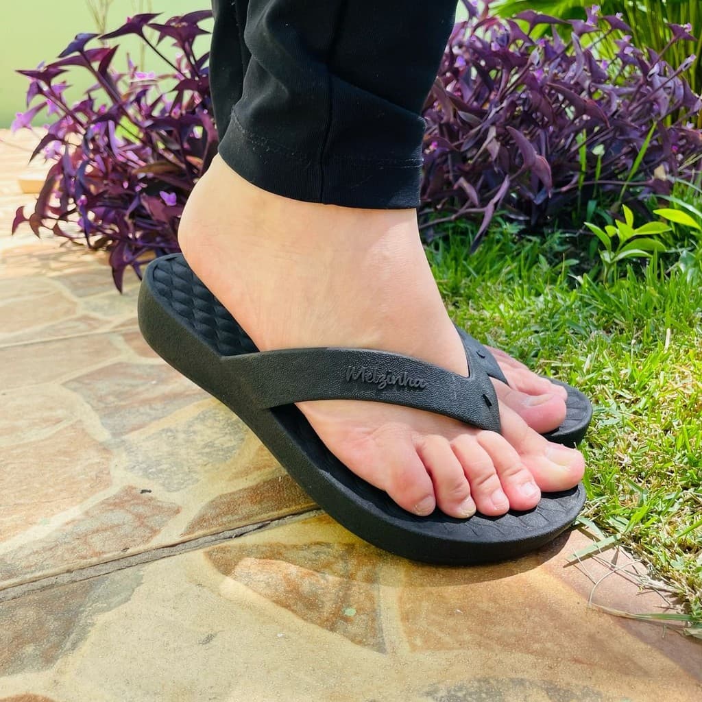 Chinelo Feminino Nuvem Melzinha Massageador Leve e Confortável Ortopédico Sandália Resistente Pronta Entrega