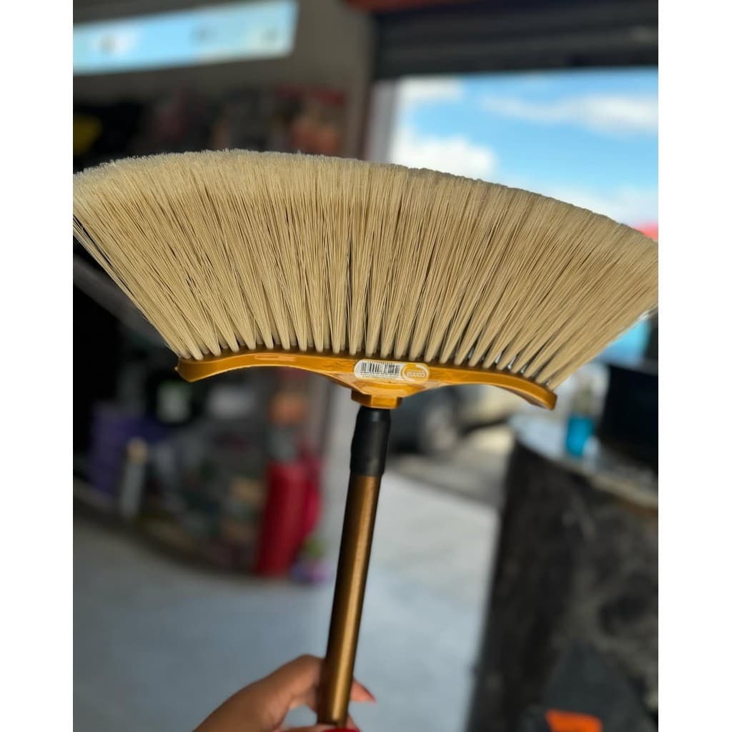 Vassoura Italiana Dourada Gold - Elegante E Funcional