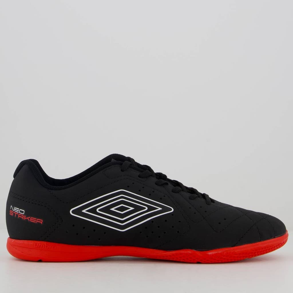 Chuteira Umbro Neo Striker Futsal Preta Vermelha e Branca