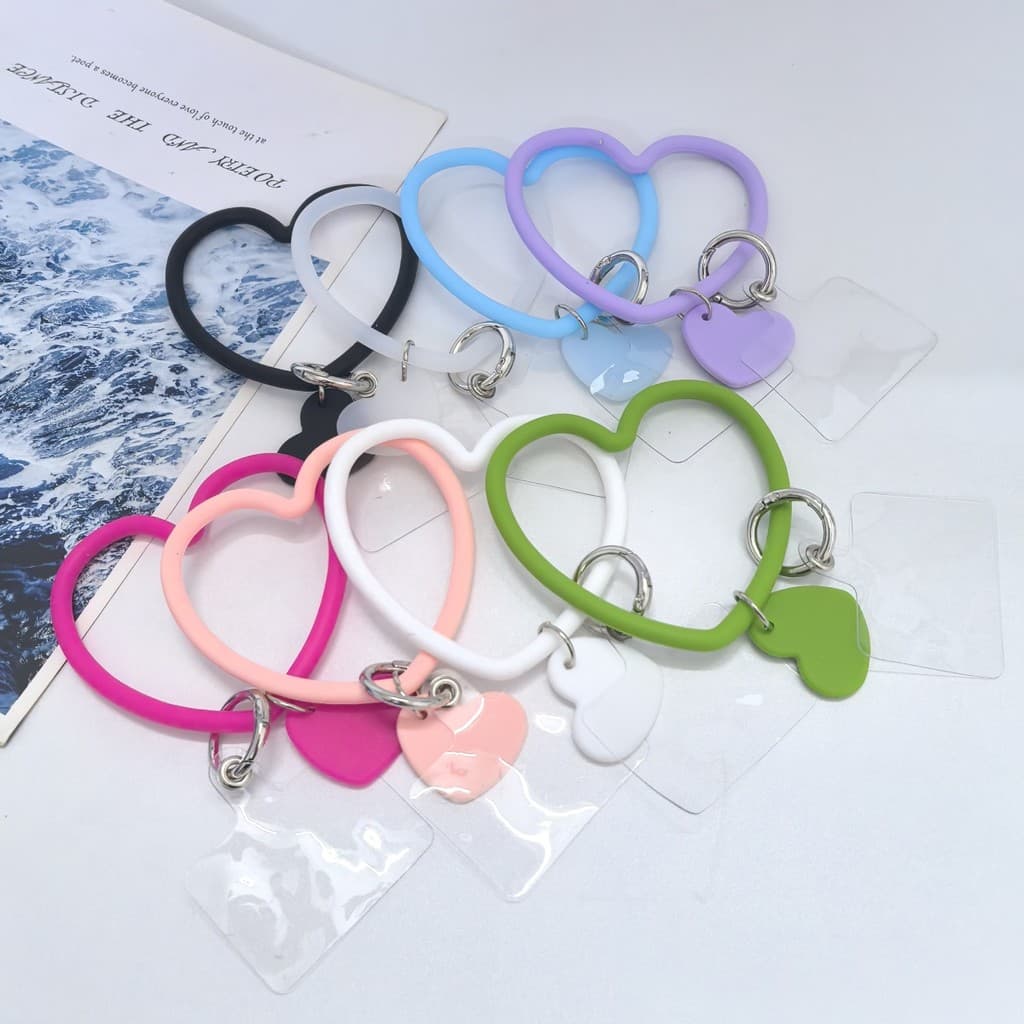 Kit 3/5/10 Pulseira De Silicone formato de coração Com Alça Antiperda Cordão/Chaveiro Para Celular envio aleatório