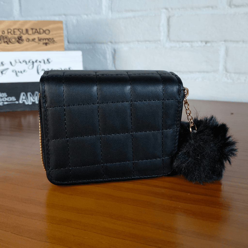 Carteira Feminina com Chaveiro Pompom
