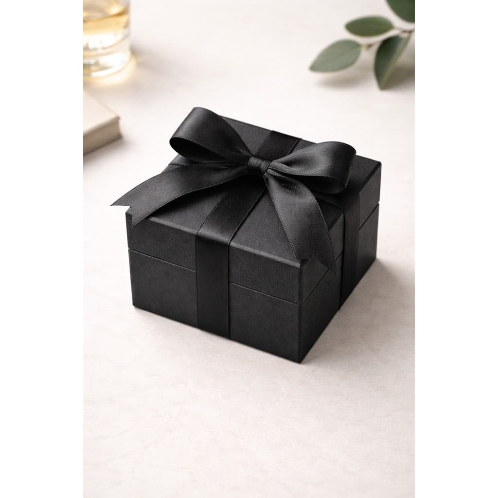 Caixinha para Relógio com Almofada Preta em Acabamento Elegante para Armazenamento e Presente