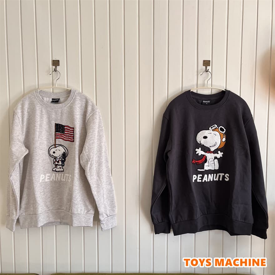 SNP1118 Day D Snoopy Moon Landing Pilot Moletom com gola redonda