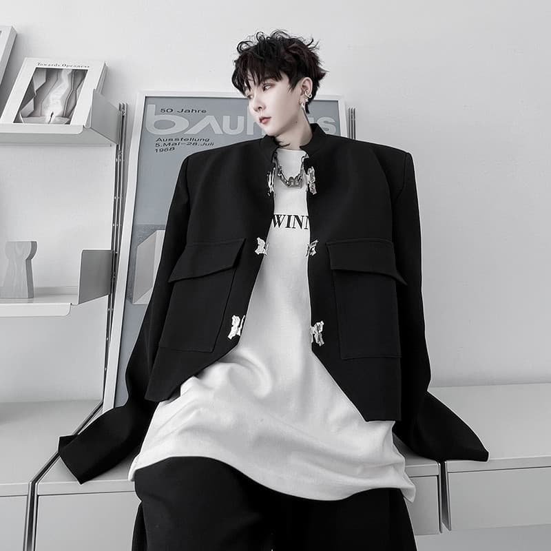 Soprador escuro bonito nicho High-End ombro curto acolchoado terno jaqueta masculina borboleta botão Design terno estili