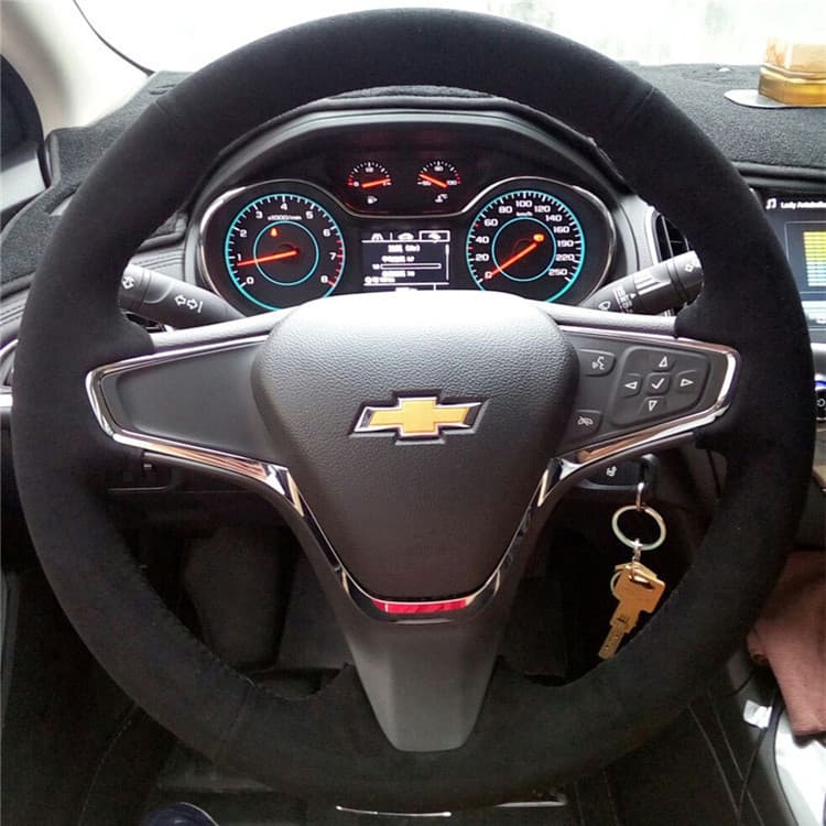 Capa de volante costurada à mão adequada para Chevrolet Cruz imitação de camurça carro especial especial costurado à mão