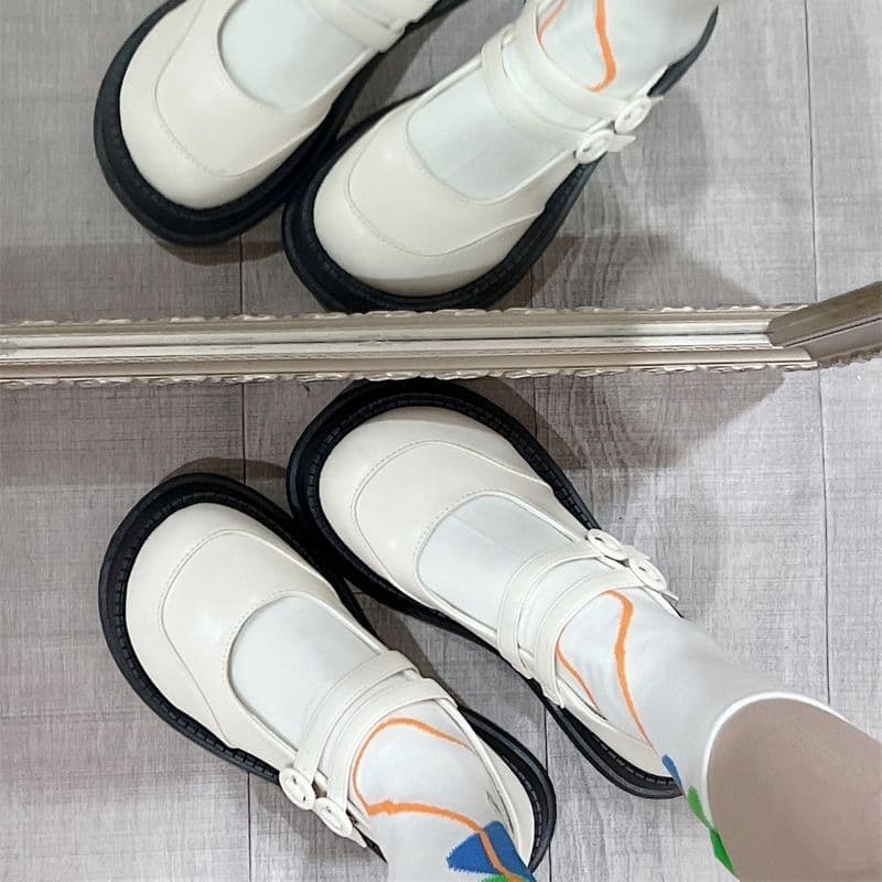 Novo produto sapatos de couro pequenos femininos verão fino Retro estilo britânico sola grossa novo produto Preppy dedo 