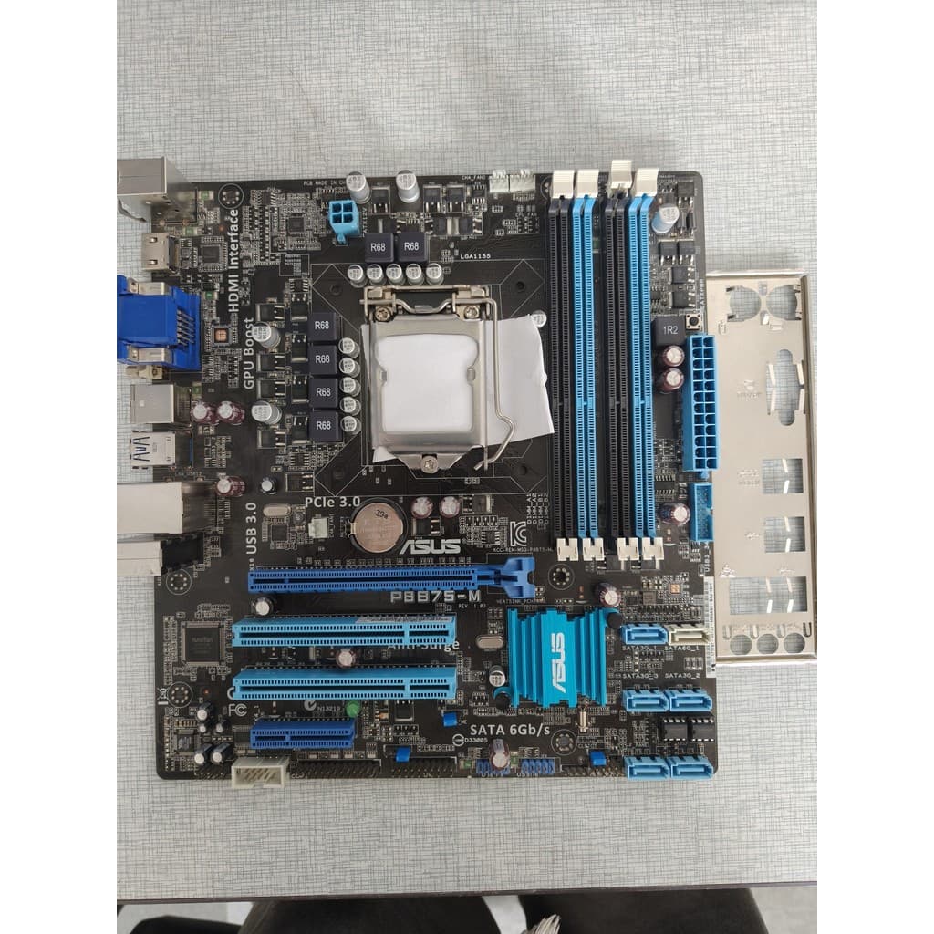 Placa-mãe Asus P8B75-M adequada para LGA 1155 DDR3