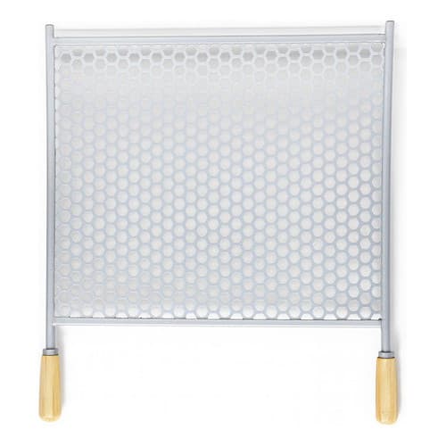 Grelha Zincada Perfurada P/churrasco 60x50 Cabo De Madeira