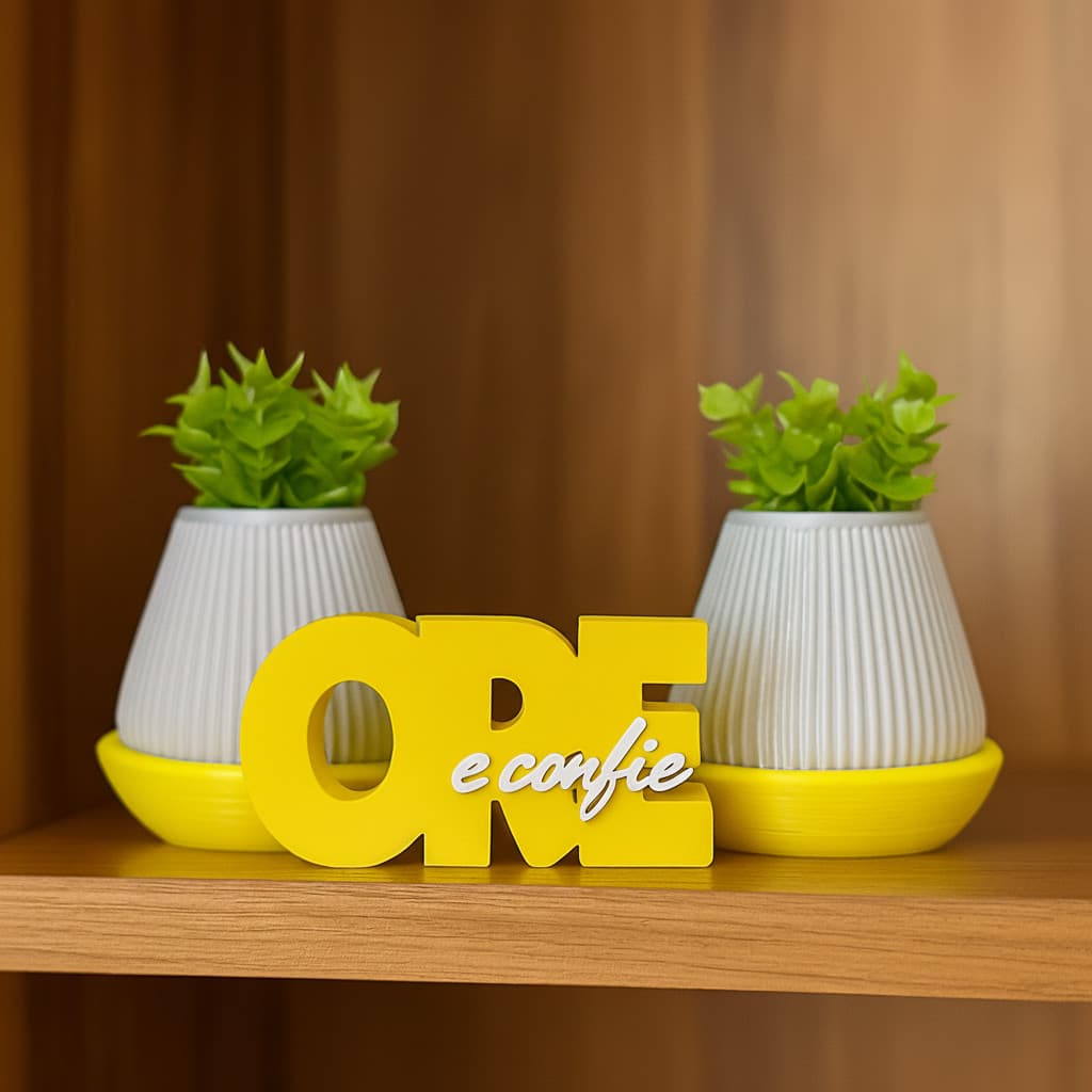 Vaso Decorativo Premium com Palavra Ore e Confie Big Bricks Planta Artificial Inclusa Decoração