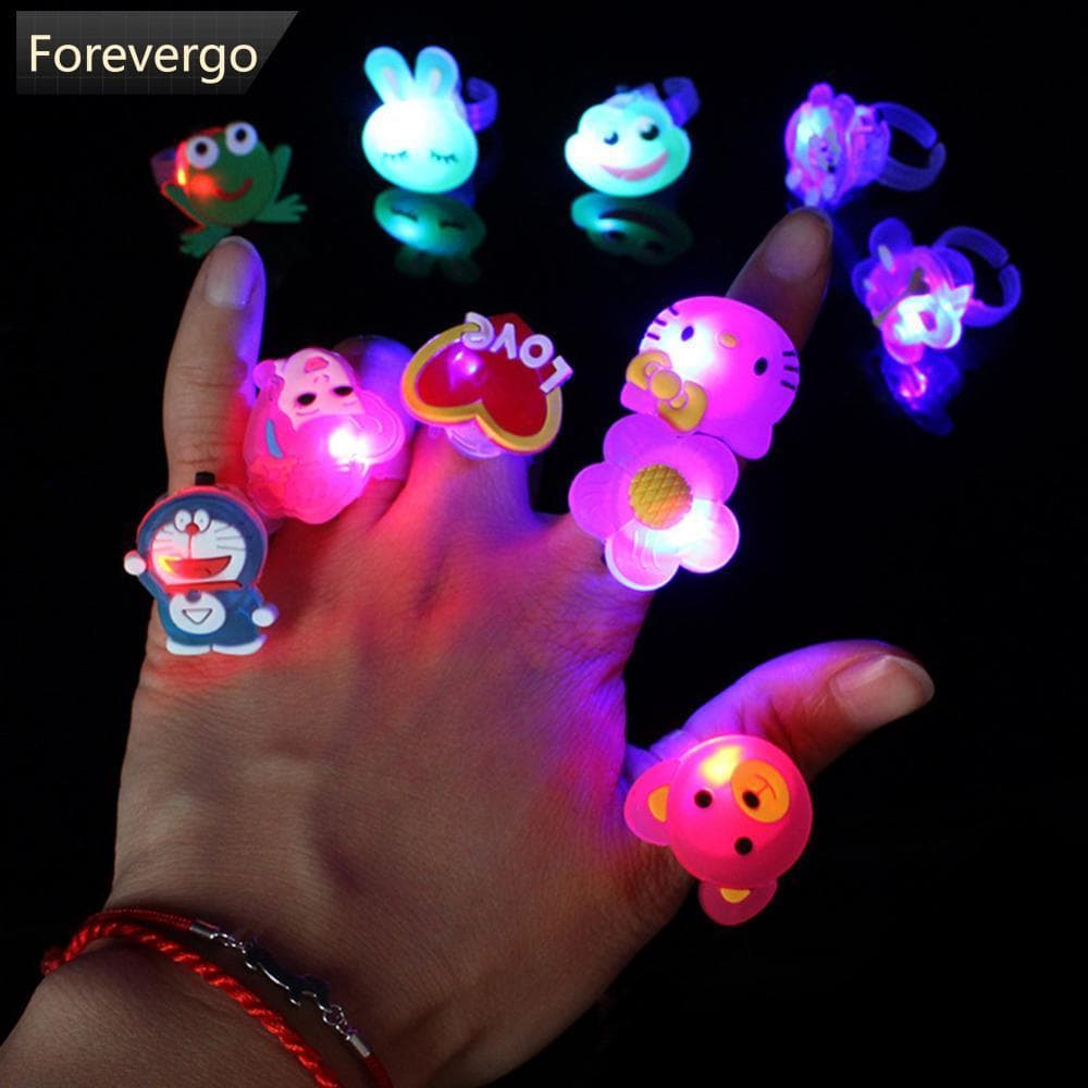 FOREVERGO Anéis Luminosos Brilhantes Dos Desenhos Animados LED Flash Luzes Brilham No Escuro Brinquedos Para Crianças K5