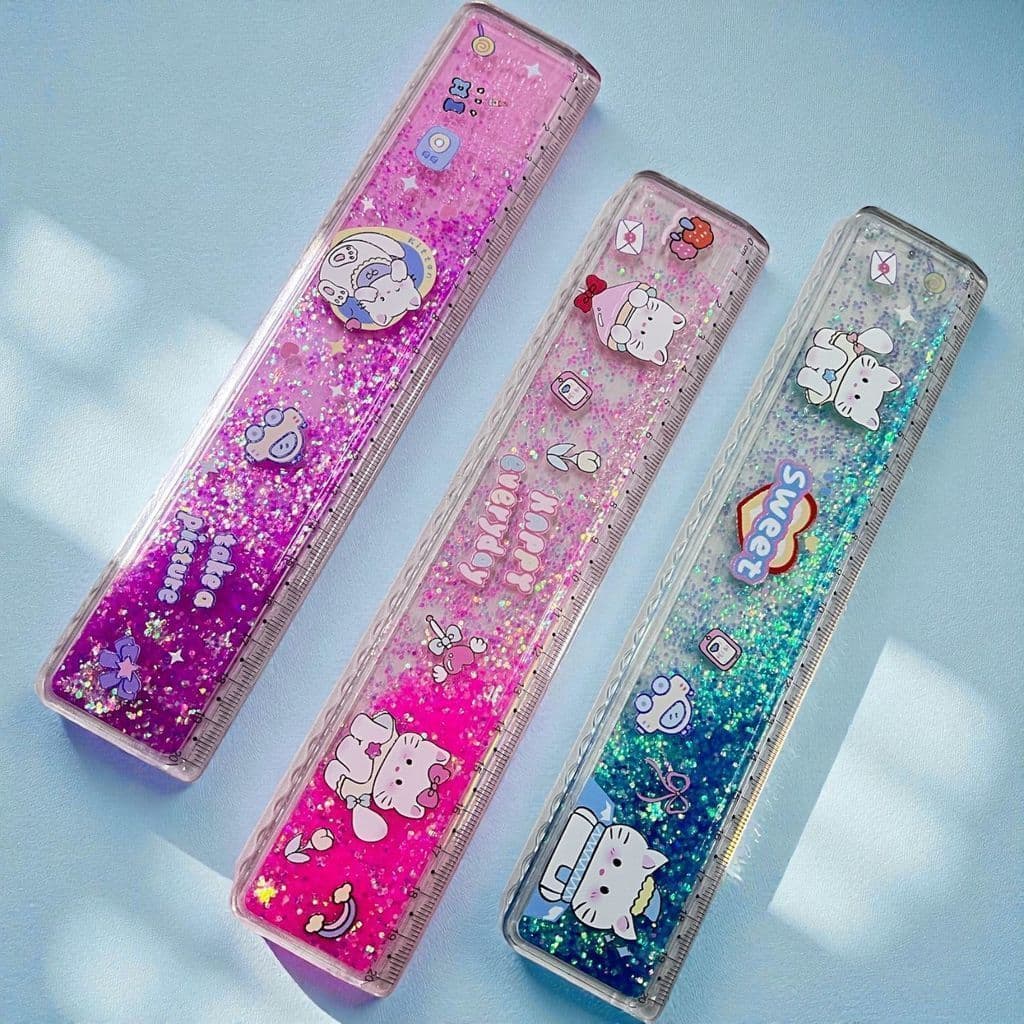 Régua Hello Kitty 20cm – Brilho, Glitter e Muita Fofura! | Novidade Infantil