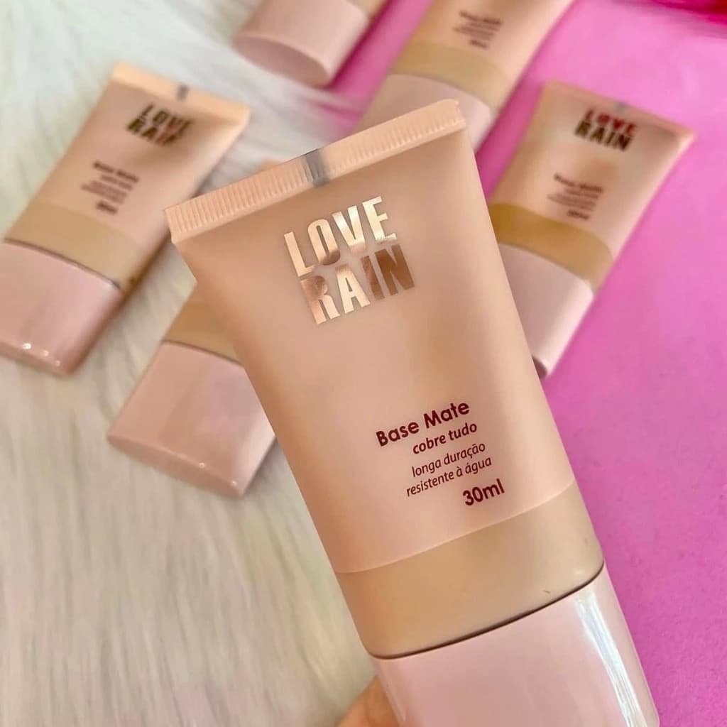 Base com acabamento matte, alta cobertura, à prova d'água, resistente à chuva e de longa duração.