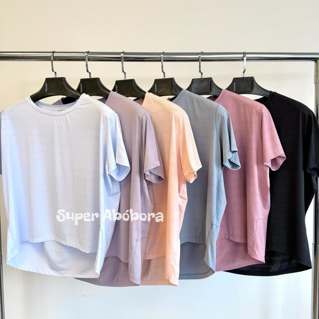 Tee Feminina - Blusa Slim Fit Manga Curta Blusa de Compressão Várias Cores Ajuste Perfeito