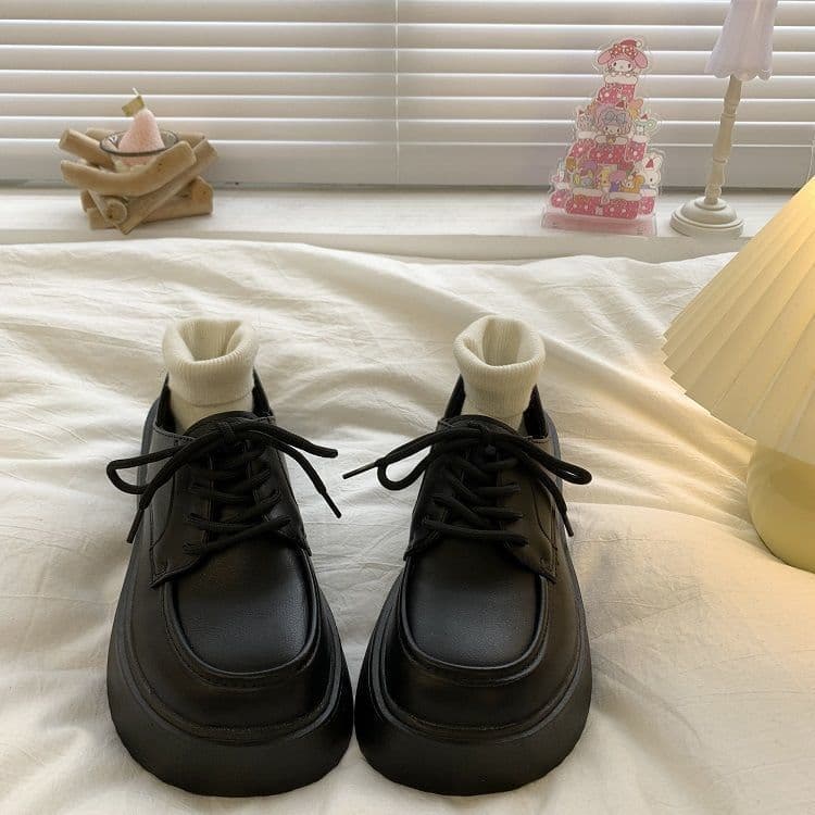 Preto plataforma de sola grossa pequenos sapatos de couro feminino Retro estilo britânico japonês jk rendas sapatos R5MA