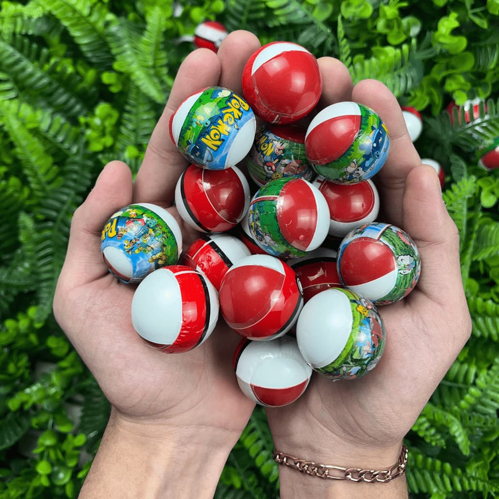 Mini Pokebola Com Miniaturas Pokémon Lacrada Surpresa Sortido Aleatório Em Cada Bolinha