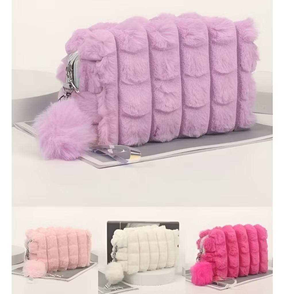 Necesser Pelucia Necessaire com Pompom e Alça Feminina Alto relevo Peluda Estojo de Bolsa Lina Bolsas