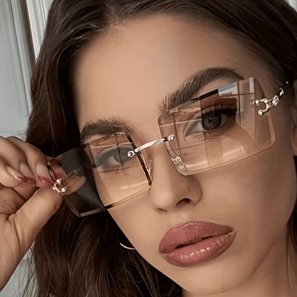 Óculos de Sol Feminino Sem Aro Retangular Blogueira Proteção UV Verão Praia Piscina