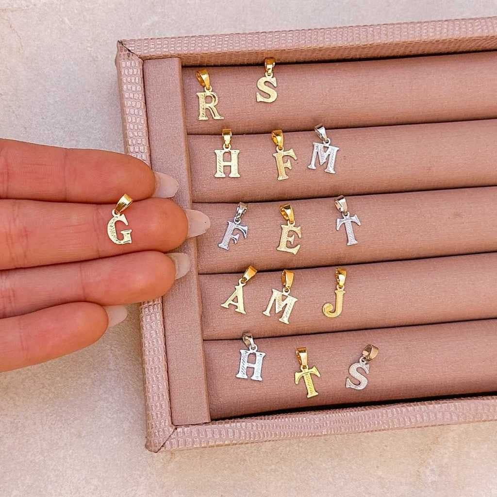 Pingente Letra Inicial Minimalista Delicada Banhado em Ouro 18k ou Prata Anti Alérgico
