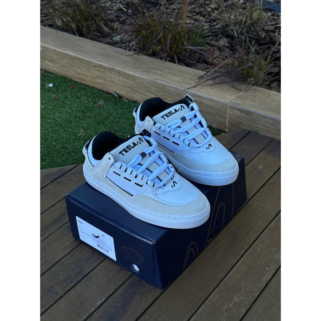 TÊNIS TESLA COIL - OFF WHITE FURTA COR