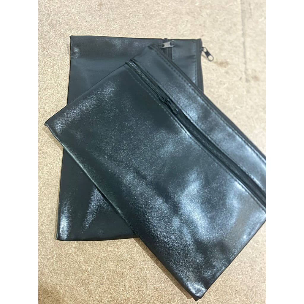 Malote sintético  preto com alça e bolso 30cm x20cm