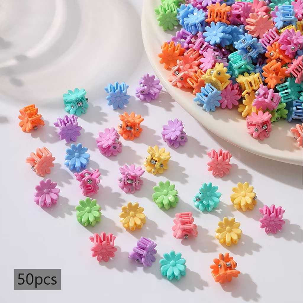 50 Mini Presilha de Cabelo Piranha Infantil Colorida presilha Mini Prendedor Florzinha Coração