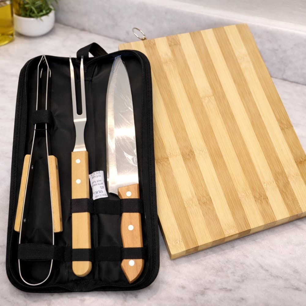Kit Churrasco Tábua Madeira 26X36 C/ Garfo Faca Pegador com estojo Inox presenteavel moderno