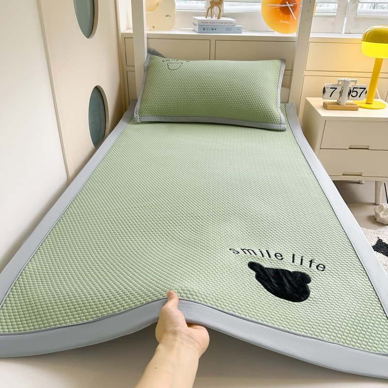 Dormitório estudantil ervilhas de gelo tapete legal três conjuntos classe a dobrável tapete macio verão superior inferio