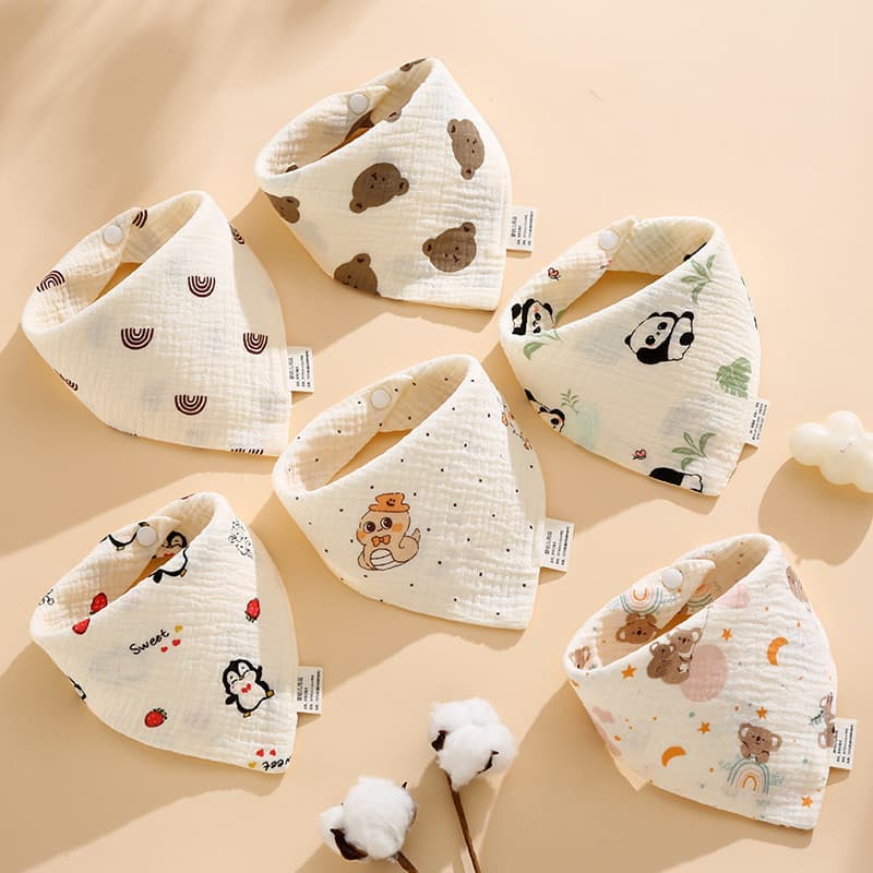 Kit C/3 Babador Bandana de Bebê 100% Algodão 23cm x 18cm Tecido Macio Estampa Sortidas
