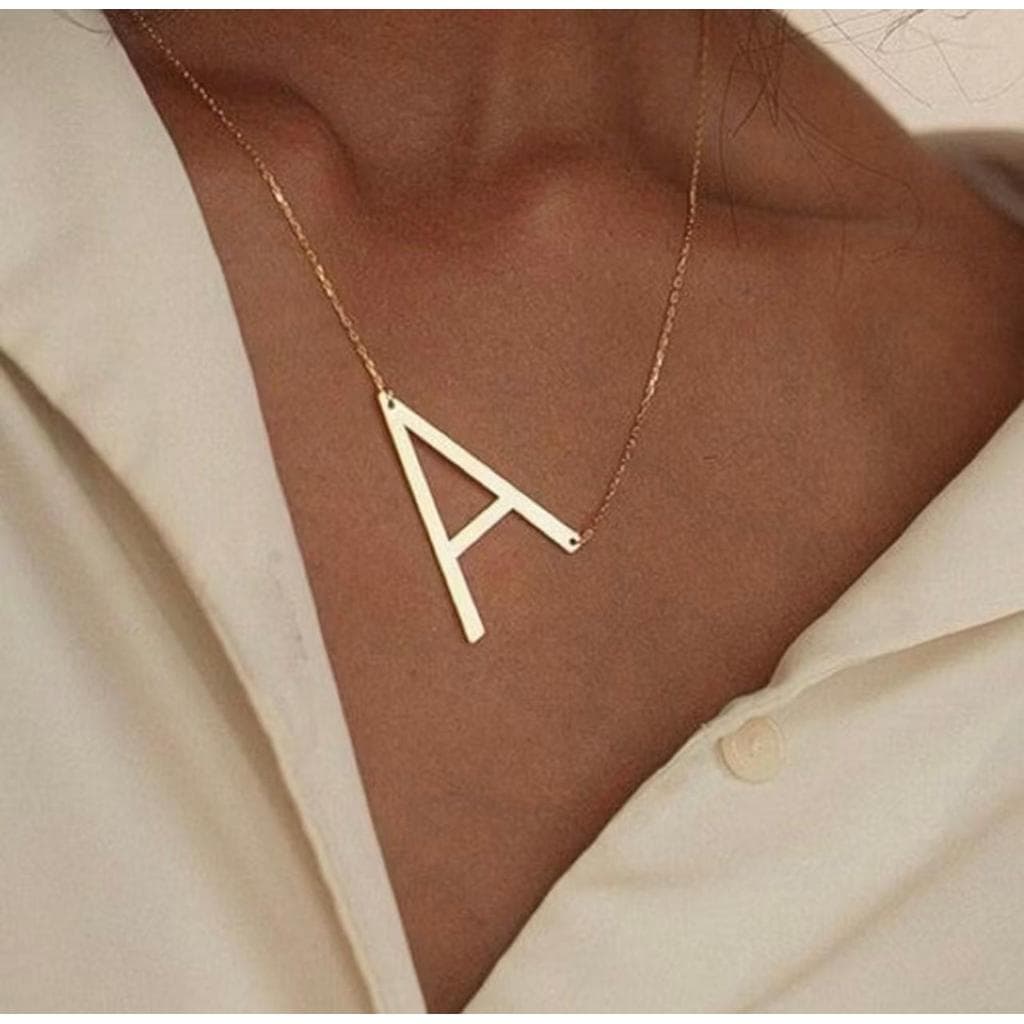 Colar Letra Dourado Personalizado com Sua Inicial Joia Exclusiva