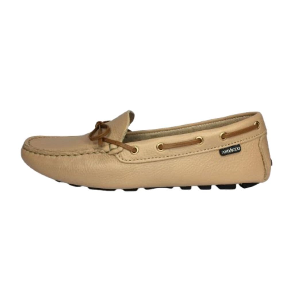 Mocassim Andacco Nude Couro Macio Confort Detalhes Caramelo