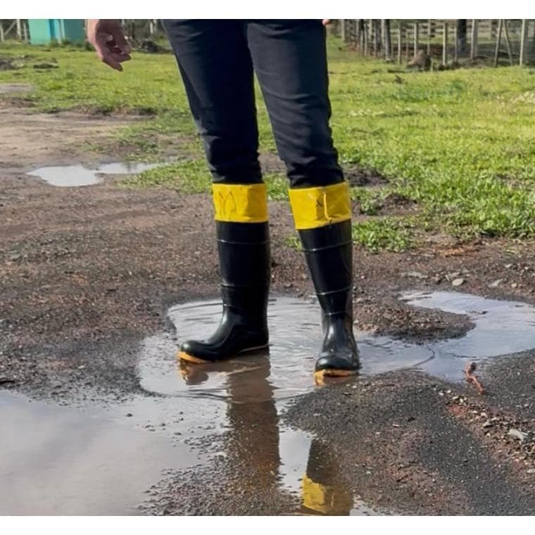 BOTA PVC CANO LONGO/ OCUPACIONAL/IMPERMEÁVEL/ANTIERRAPANTE 215 SA/ CA 51055