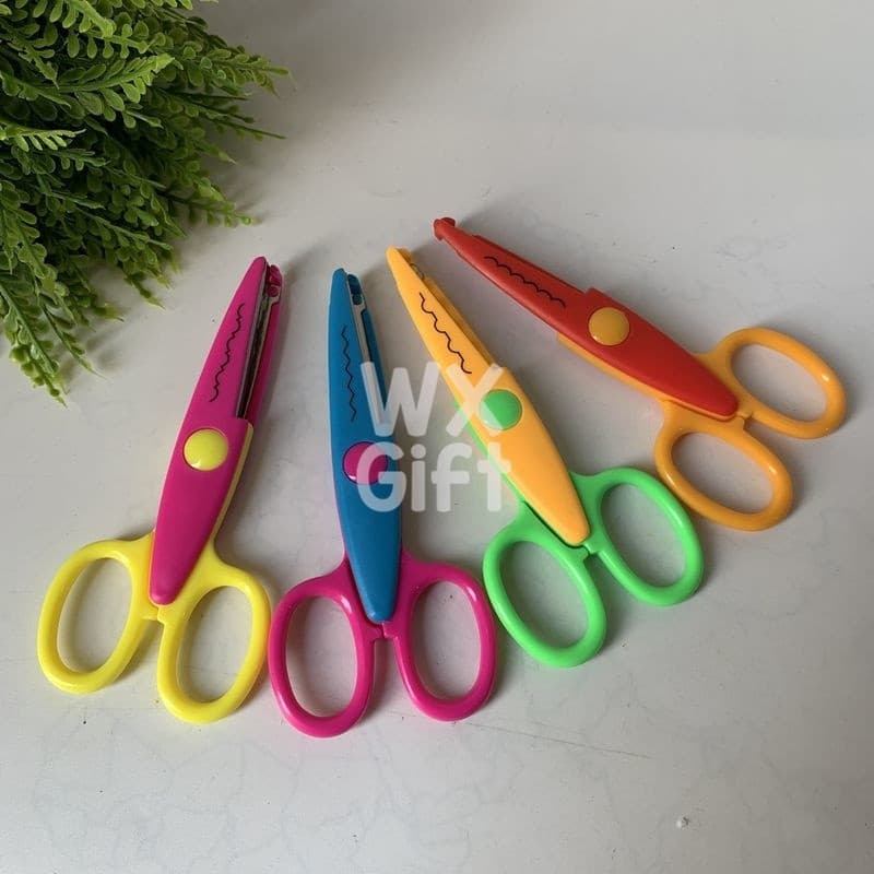 Tesoura de Picotar Colorida Infantil Unidade - Win Paper/ WX Gift