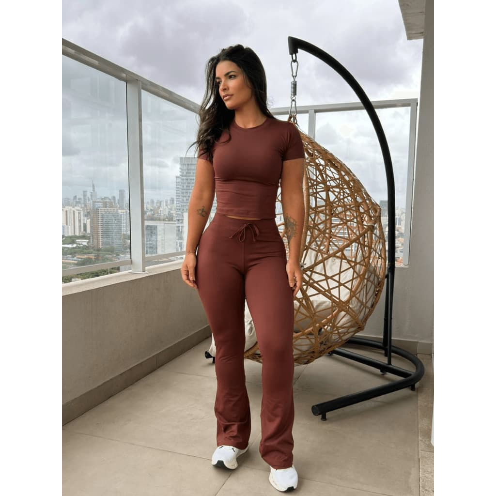Conjunto Feminino Cropped Baby Tee + Calça Bailarina Flare Poliamida Premium Legging Moda Gringa