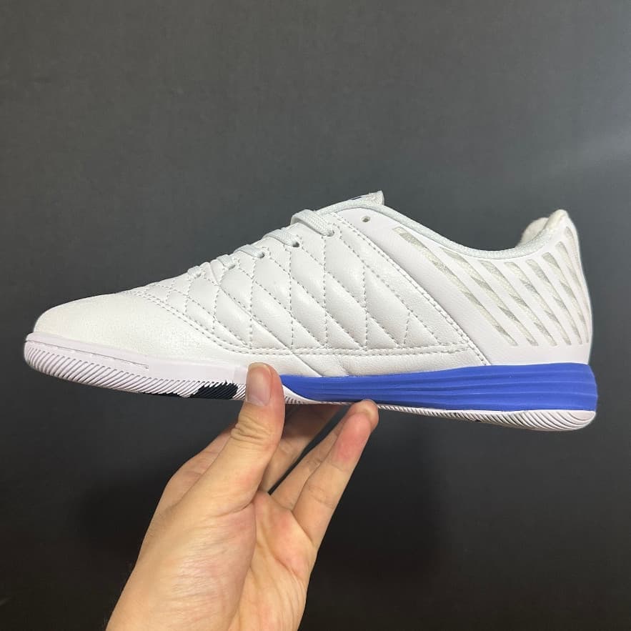 Chuteiras De Futsal Masculinas E Femininas , Infantis Gato II IC , Brancas Pretas