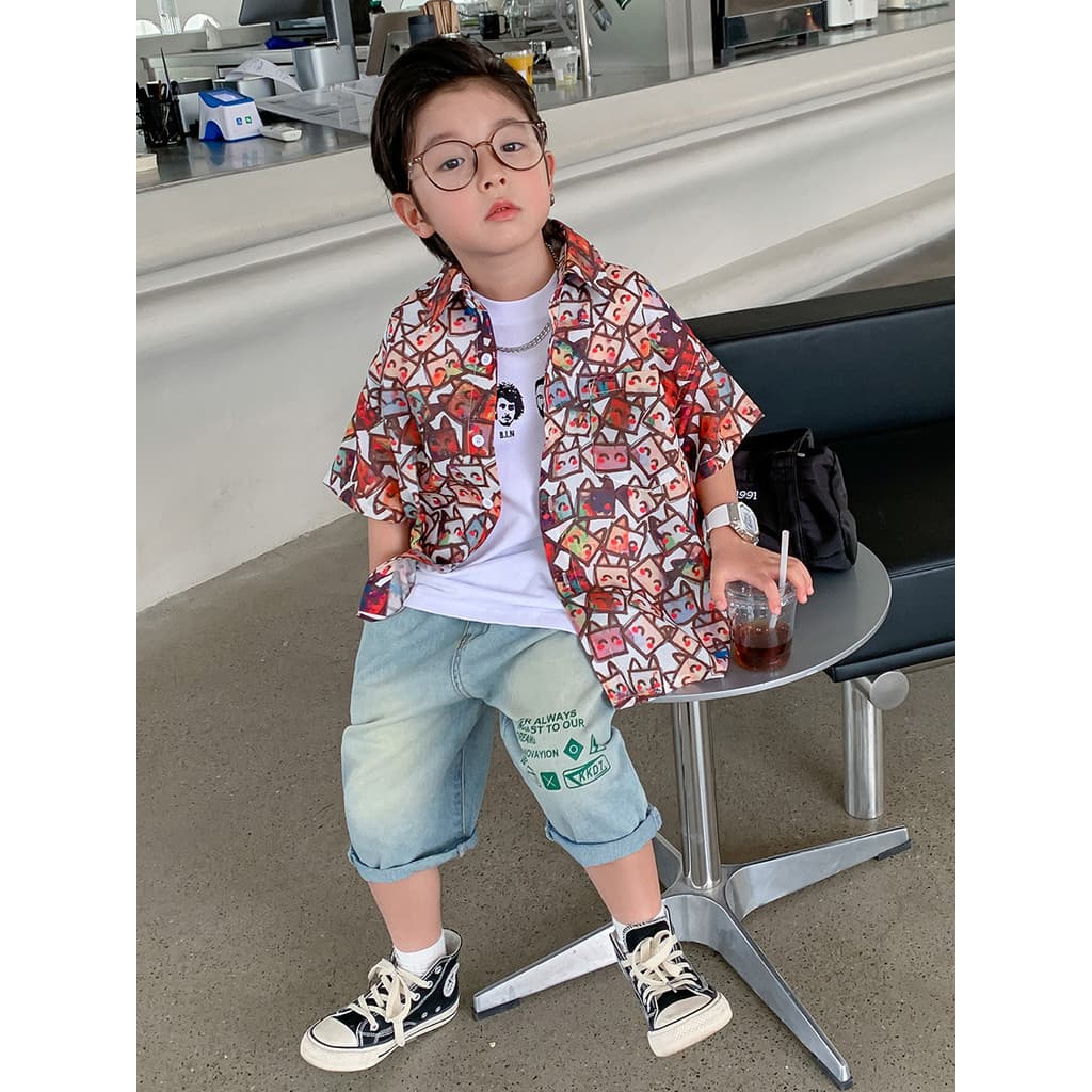 Roupas infantis meninos verão camisas de manga curta verão jaquetas finas 2025 novo estilo camisas infantis de meia mang