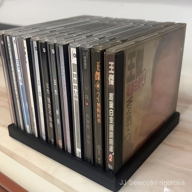 Design minimalista e elegante, espaço para 12 CDs, organizador transparente, moderno, robusto e durável, armazenamento q